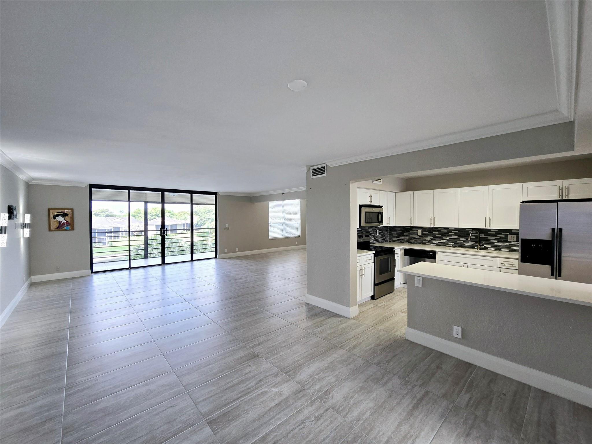 7580 Regency Lake Dr 402