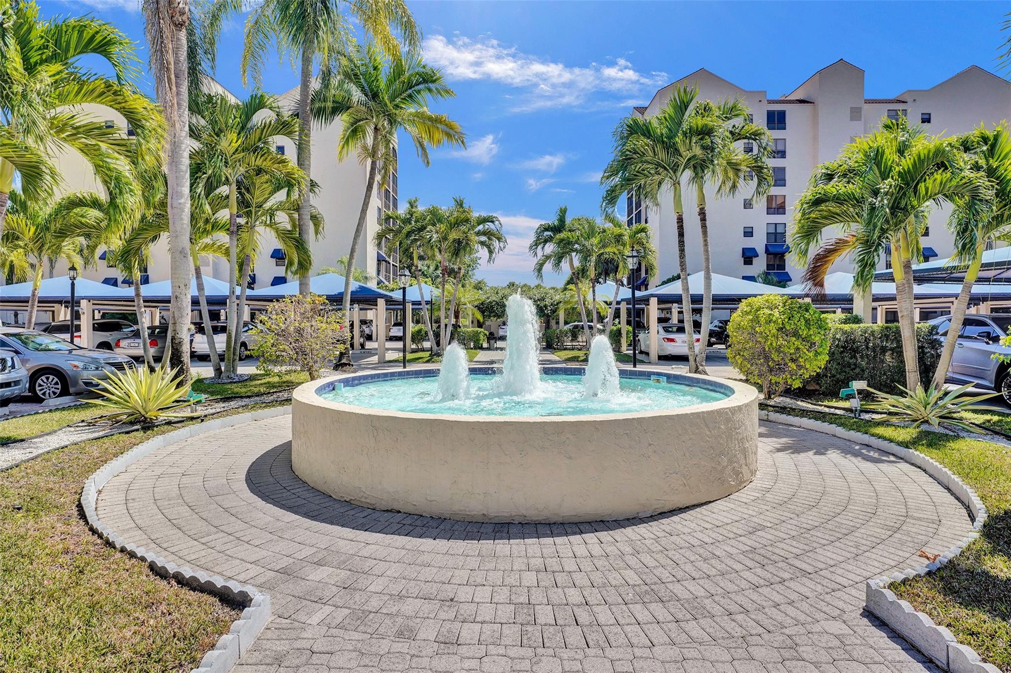 7580 Regency Lake Dr 402