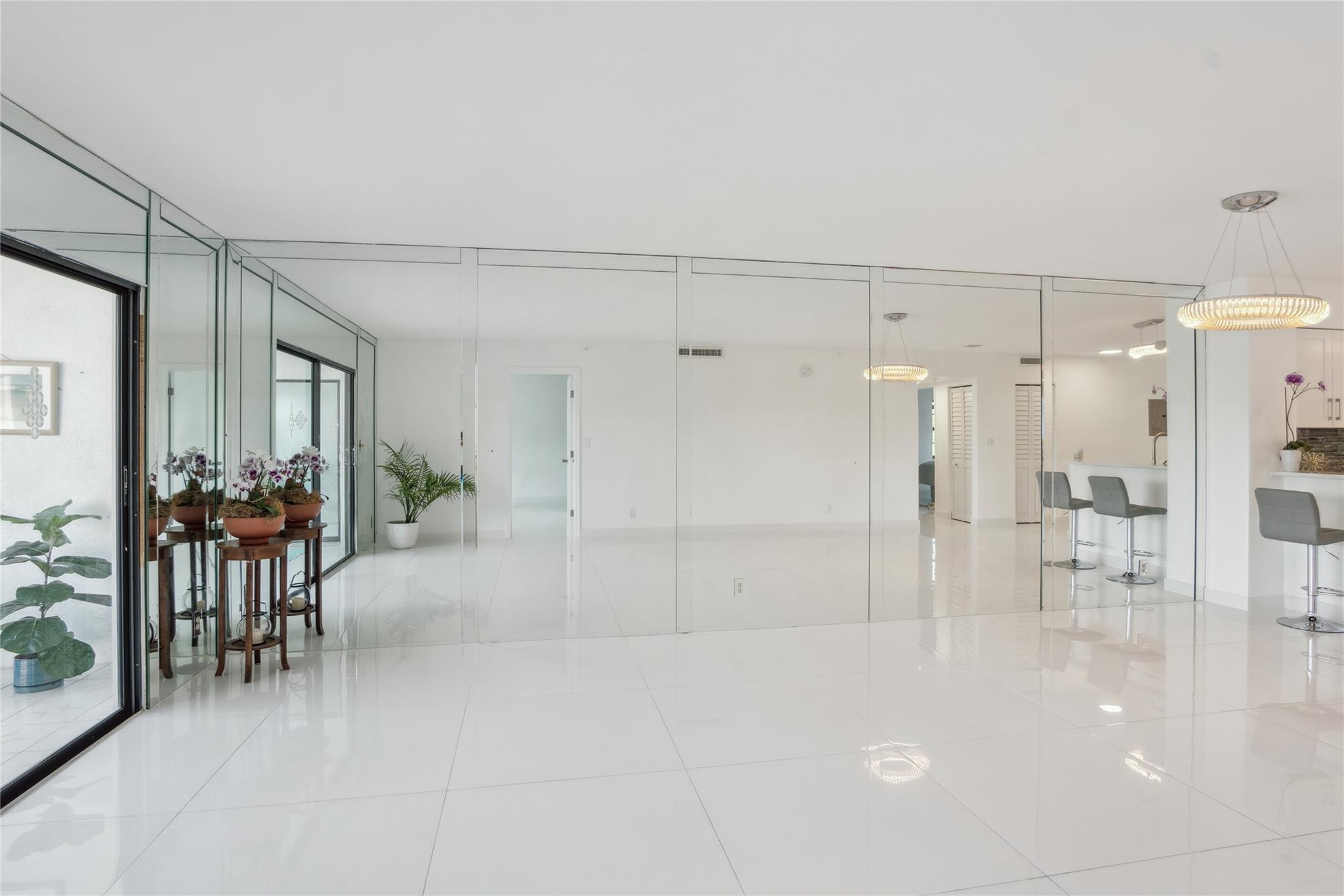 2205 S Cypress Bend Dr 501