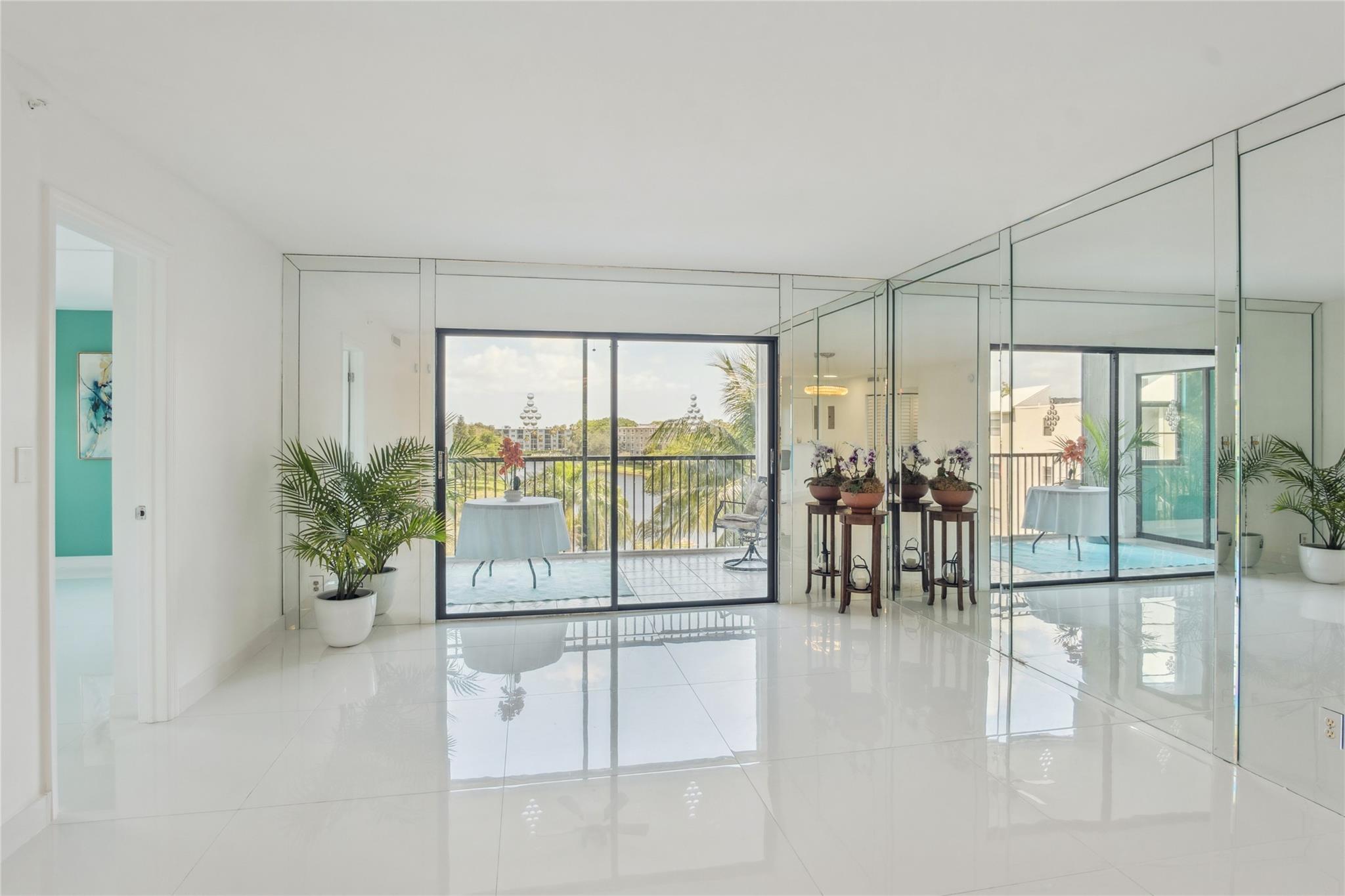 2205 S Cypress Bend Dr 501