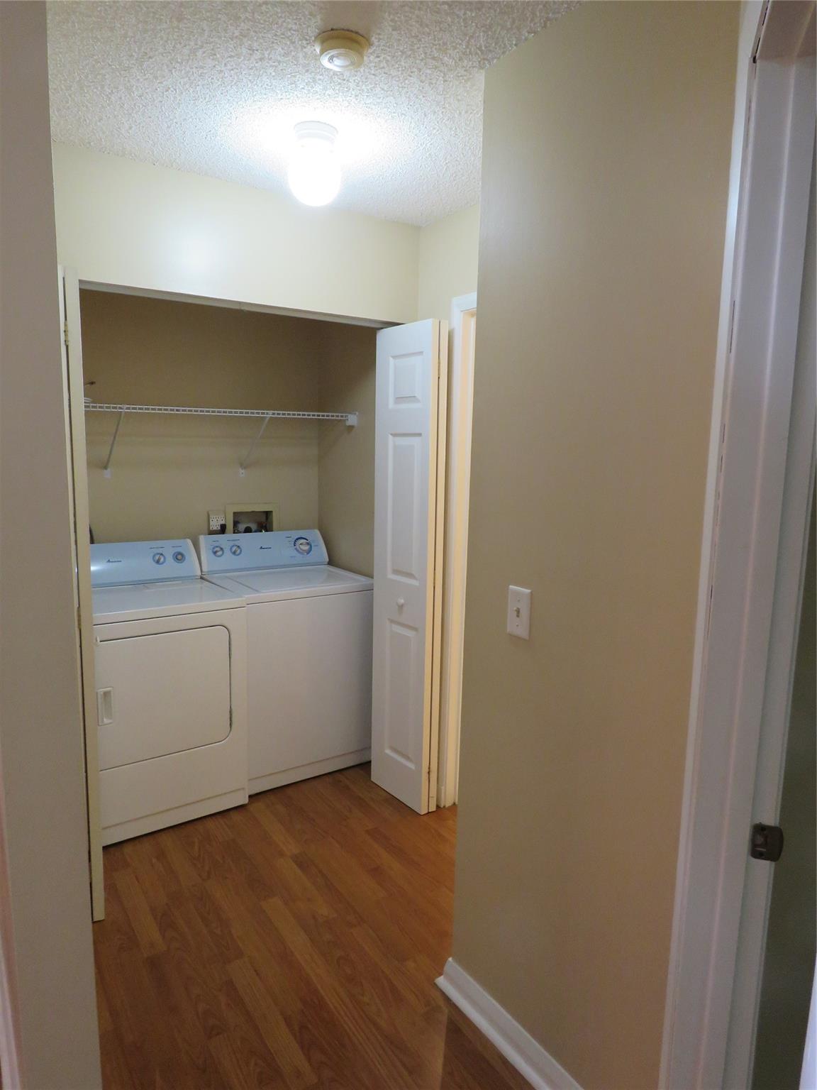 702 Lakeview Dr 702