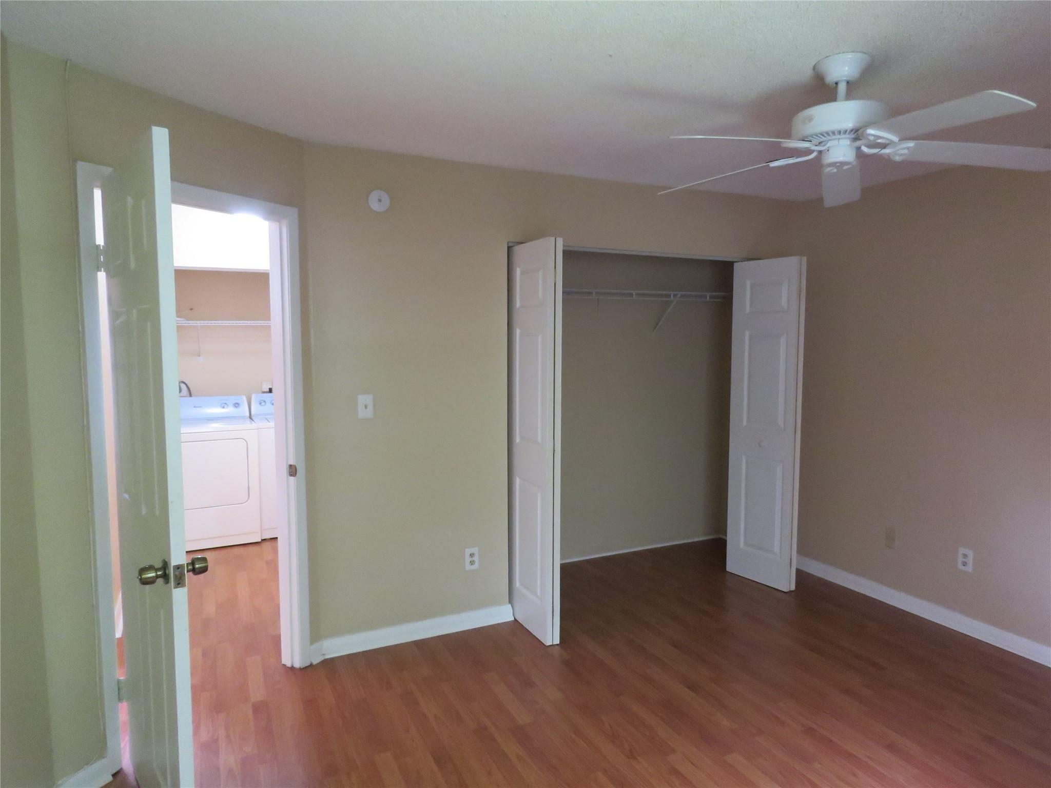 702 Lakeview Dr 702