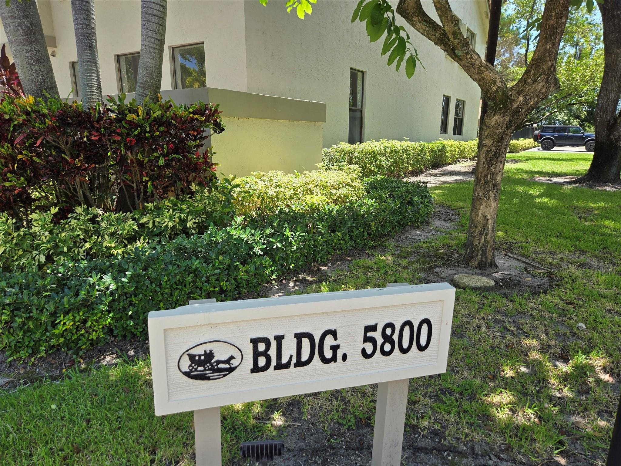 5800 Coach House Cir D