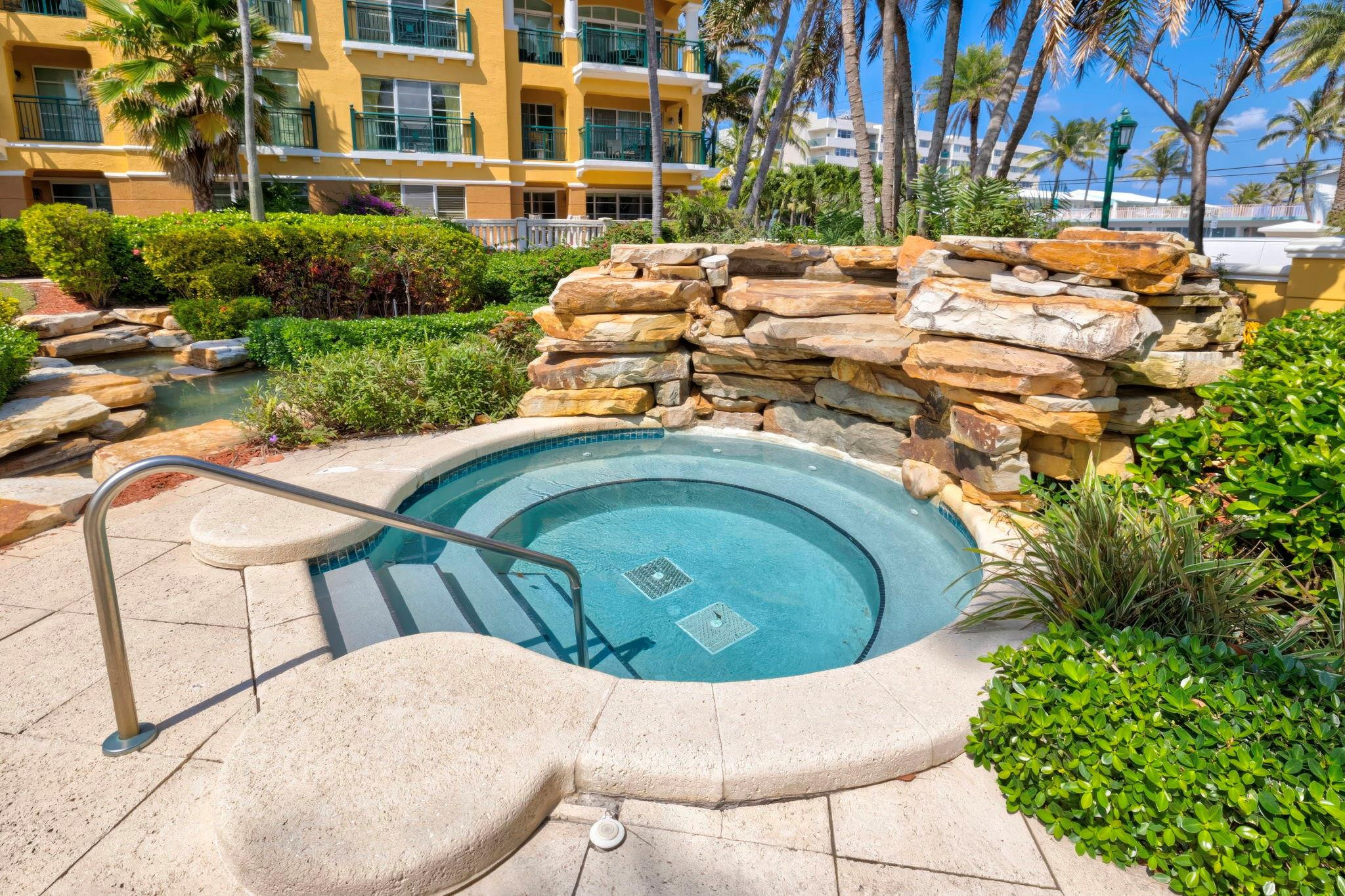 1228 Hillsboro Mile 203