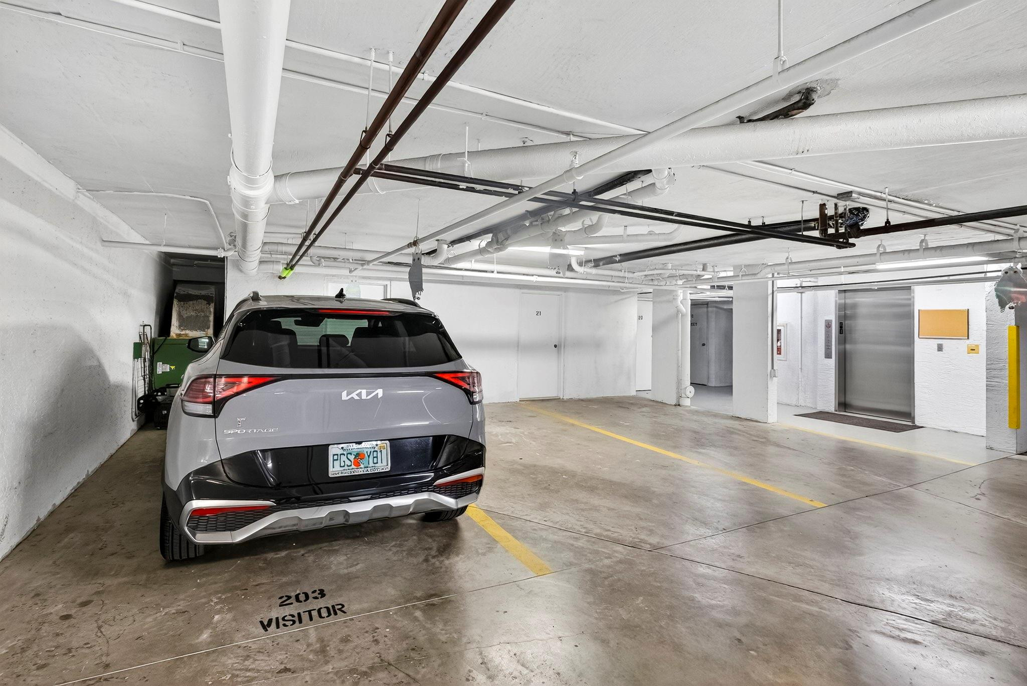 1228 Hillsboro Mile 203