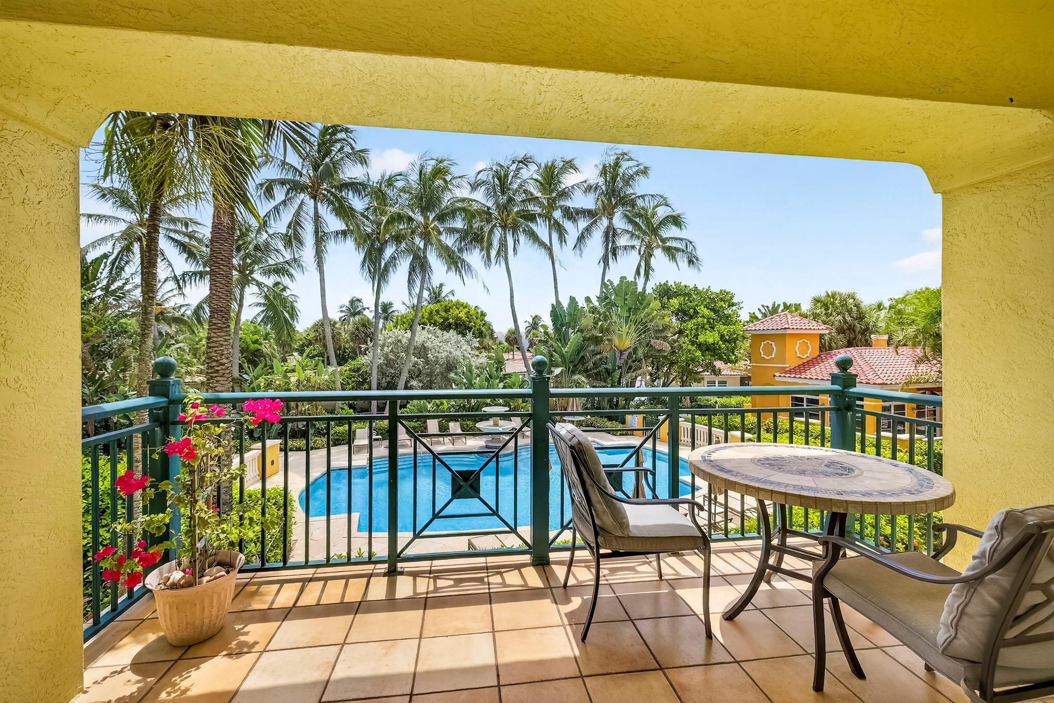 1228 Hillsboro Mile 203