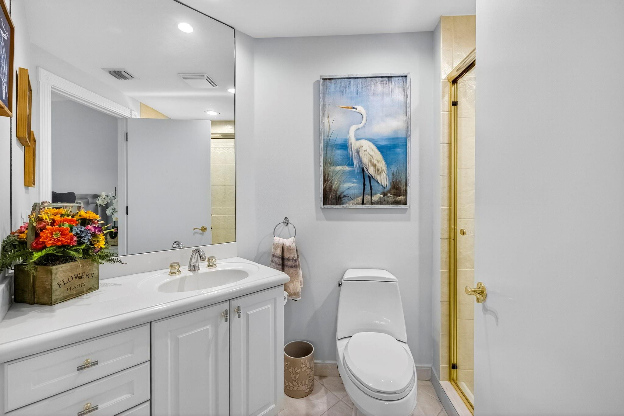 1228 Hillsboro Mile 203