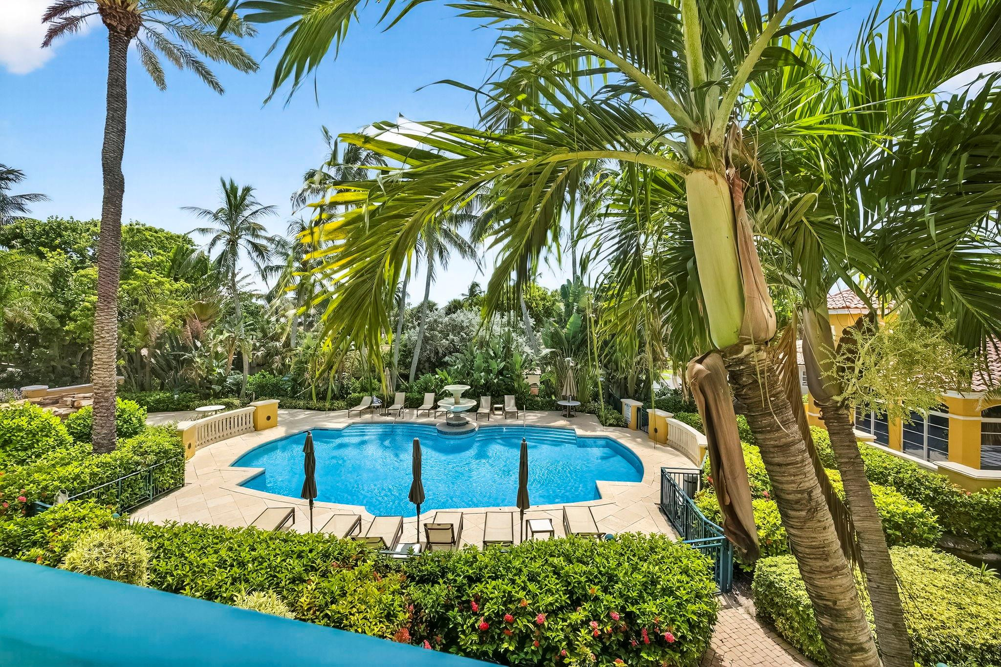 1228 Hillsboro Mile 203