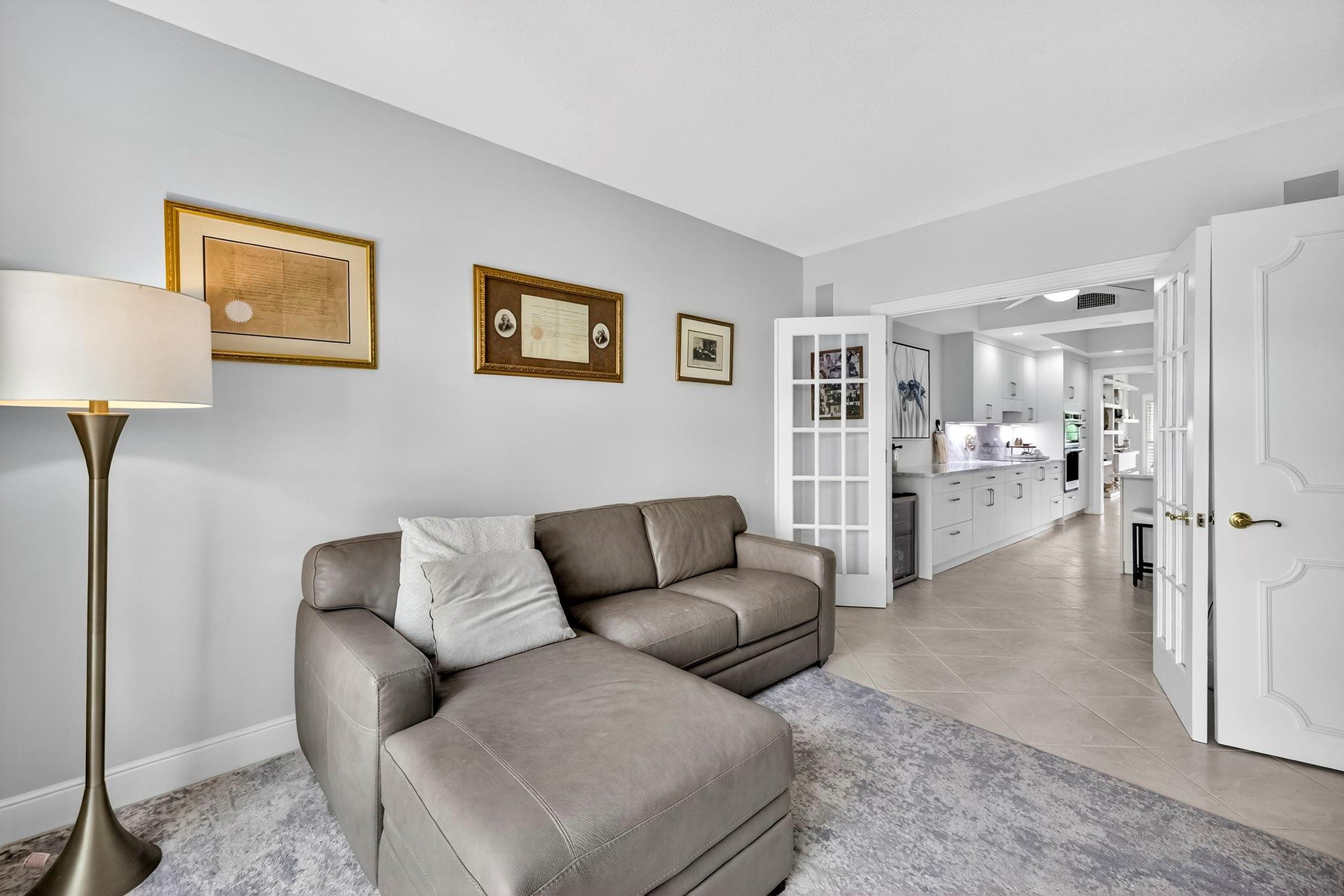 1228 Hillsboro Mile 203