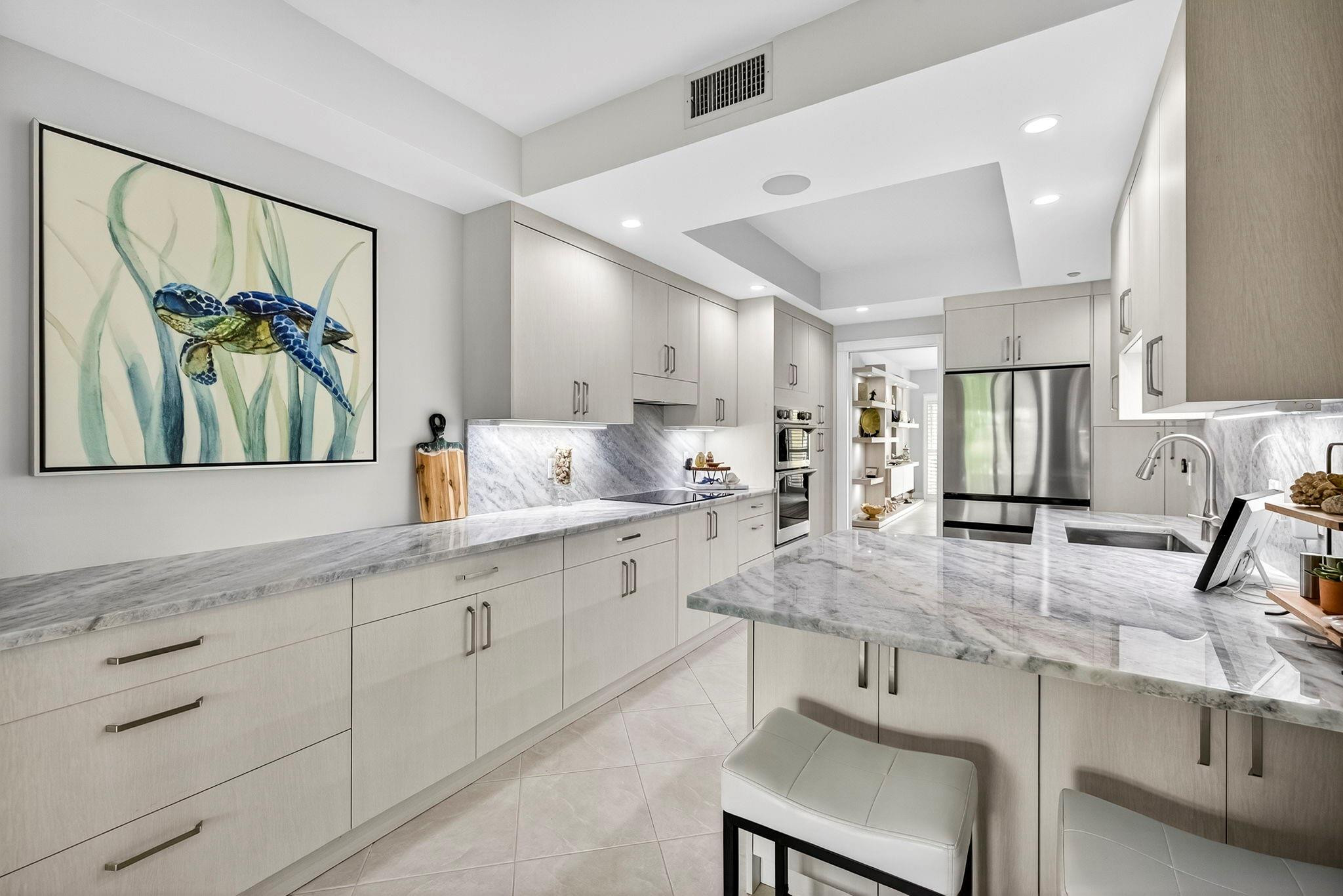 1228 Hillsboro Mile 203