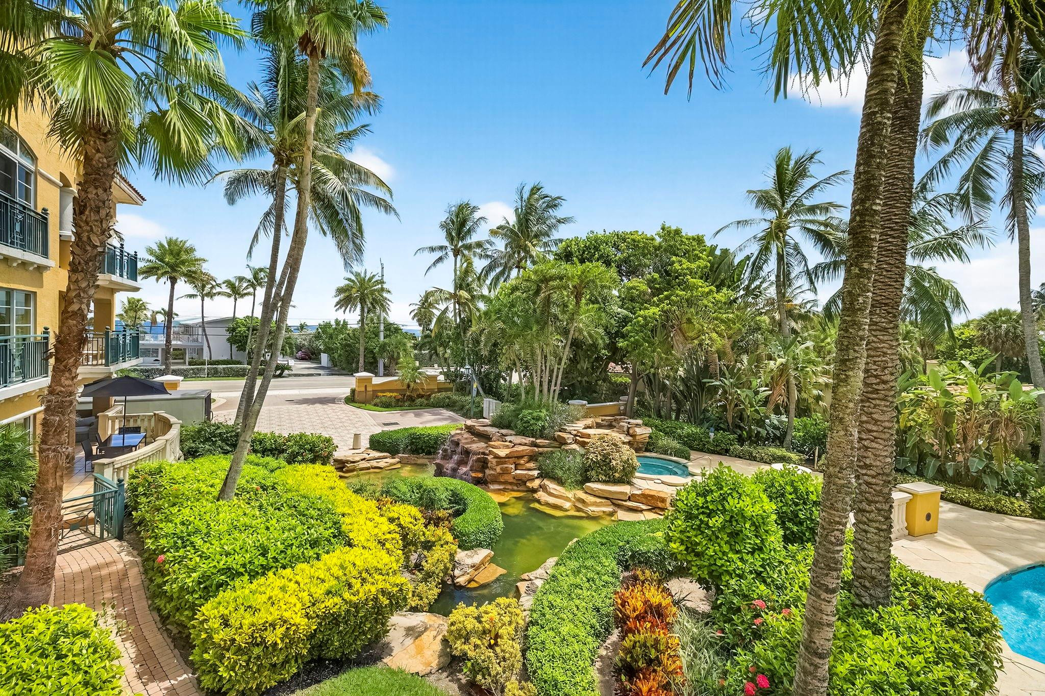 1228 Hillsboro Mile 203