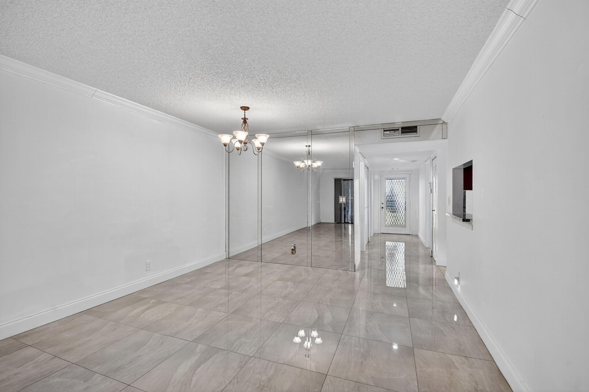 15401 Pembridge Ave 13