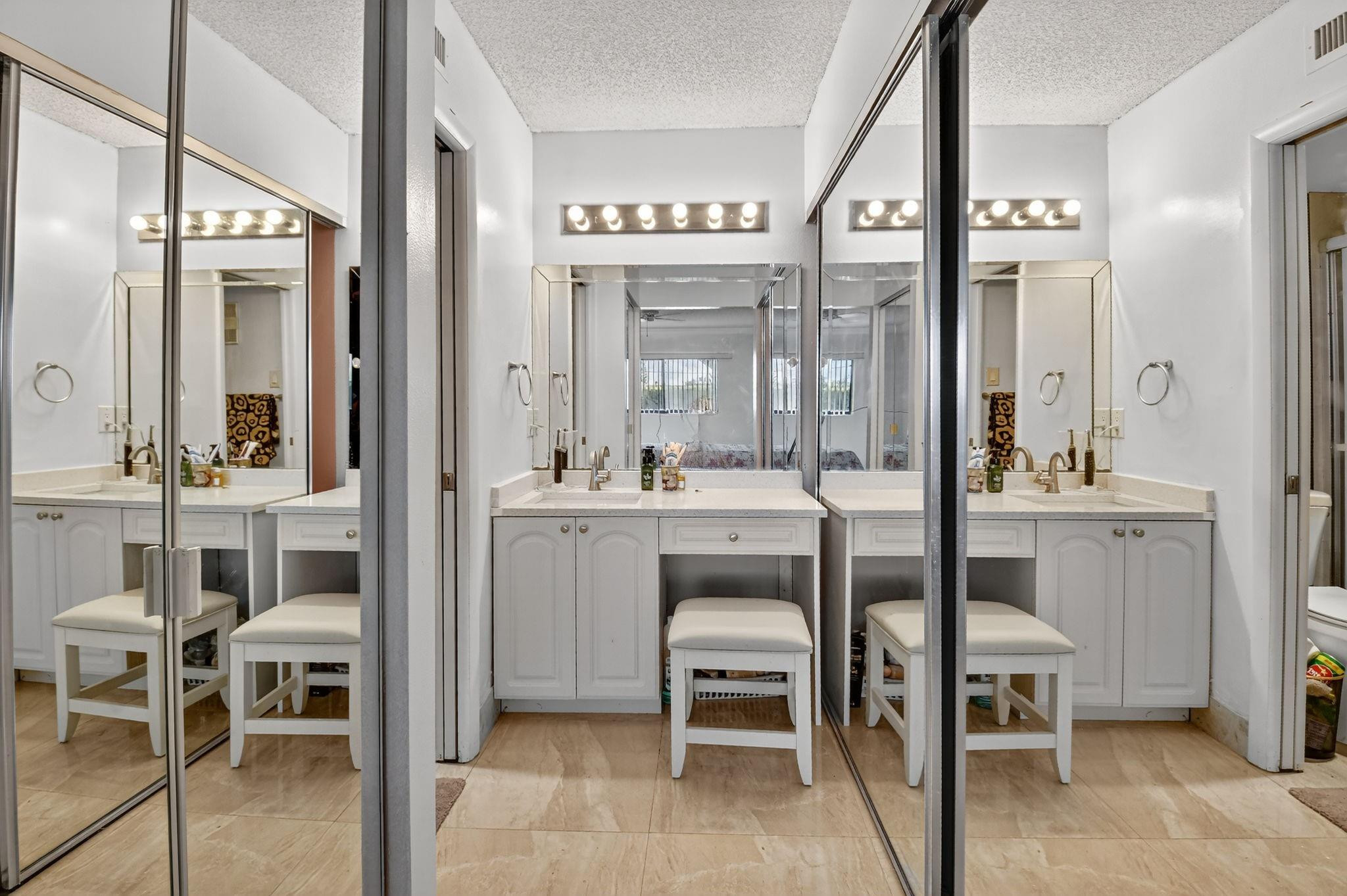 15401 Pembridge Ave 13