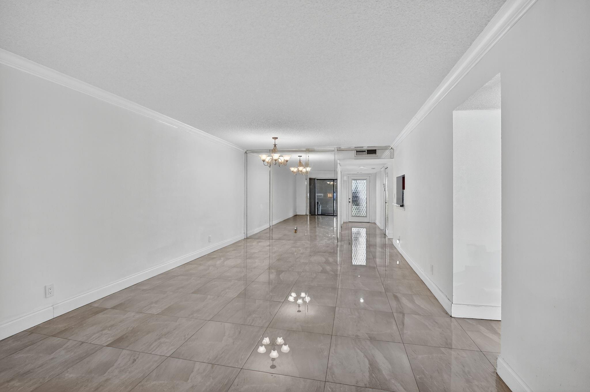 15401 Pembridge Ave 13