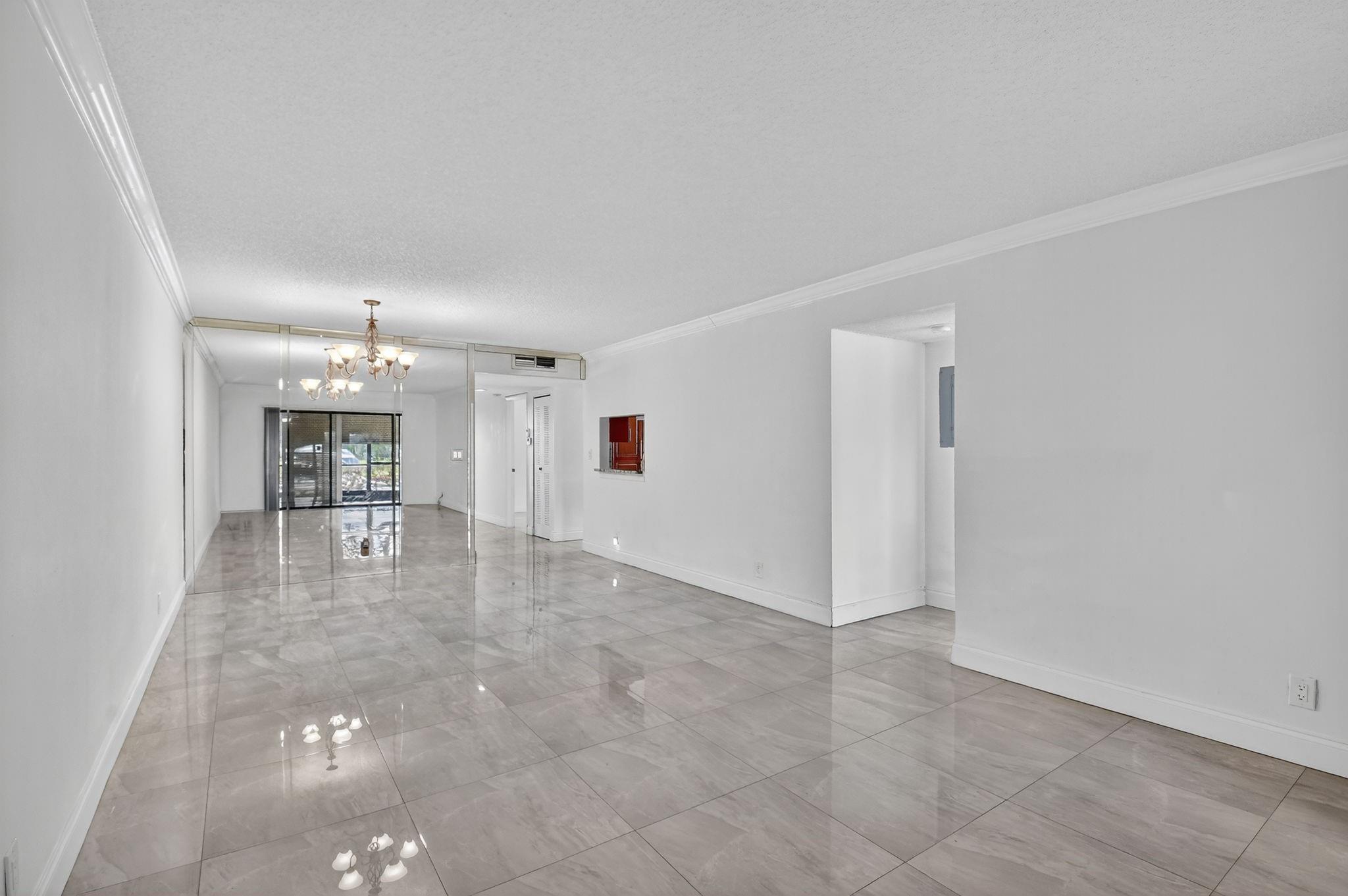 15401 Pembridge Ave 13