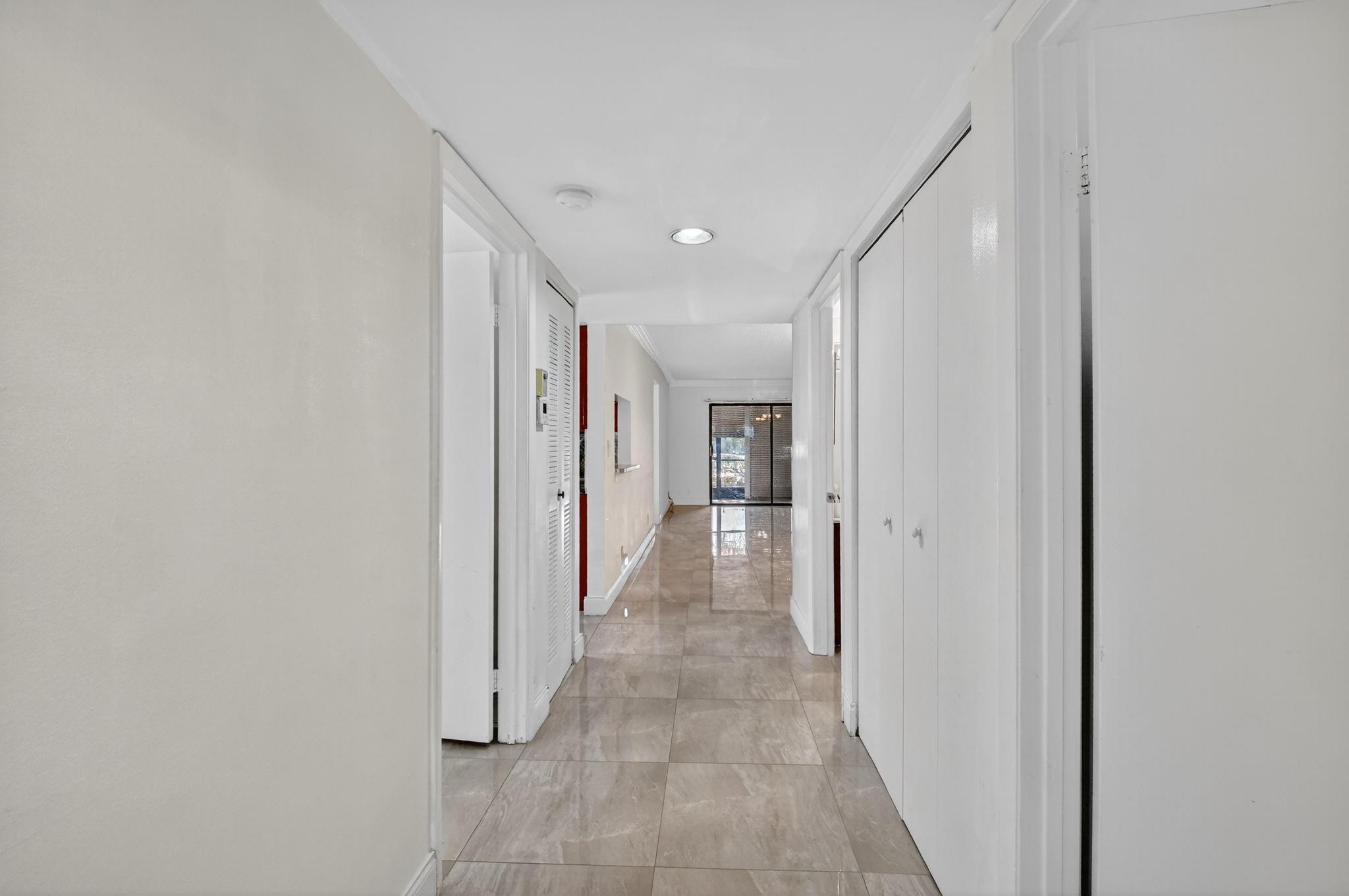 15401 Pembridge Ave 13