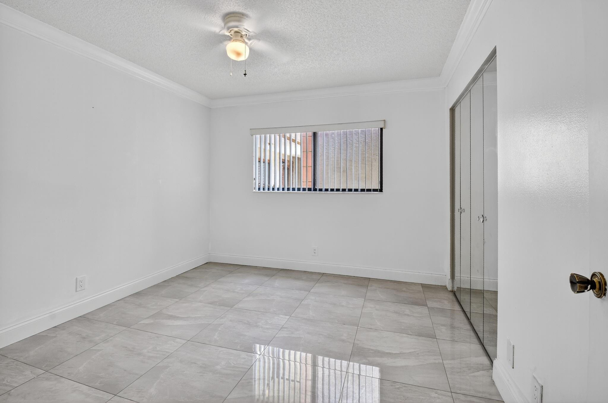 15401 Pembridge Ave 13