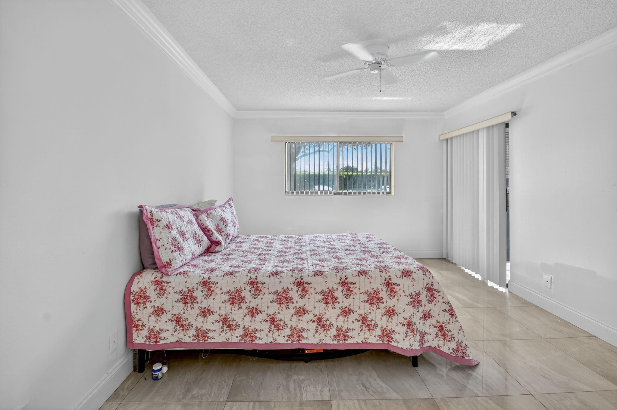 15401 Pembridge Ave 13