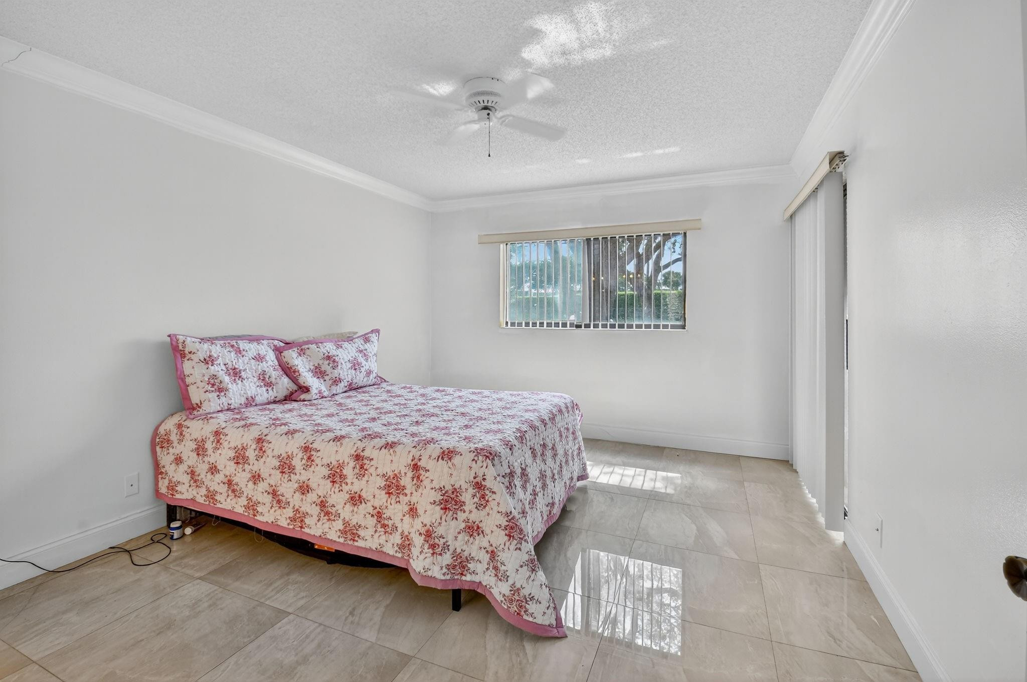 15401 Pembridge Ave 13