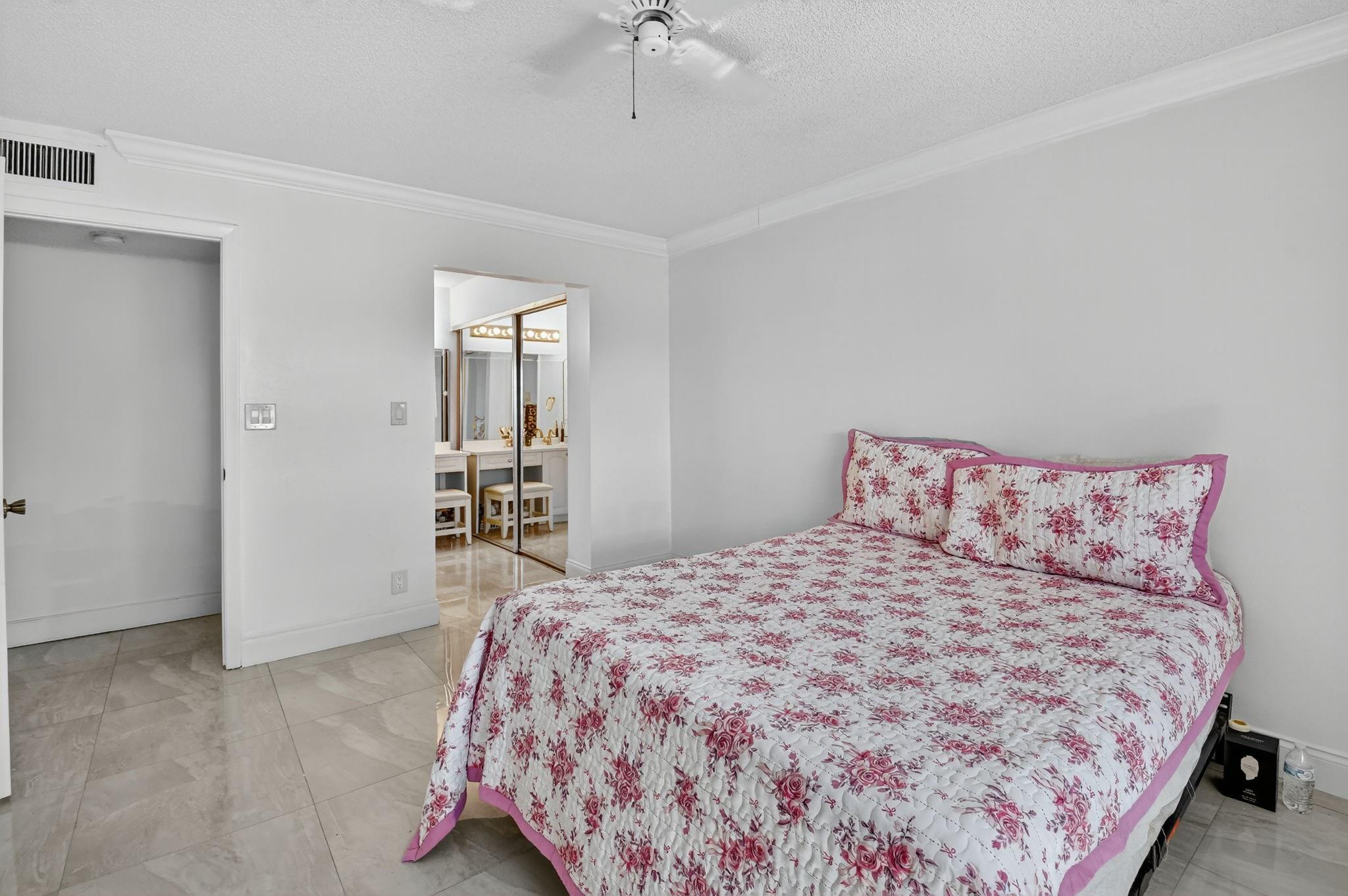 15401 Pembridge Ave 13