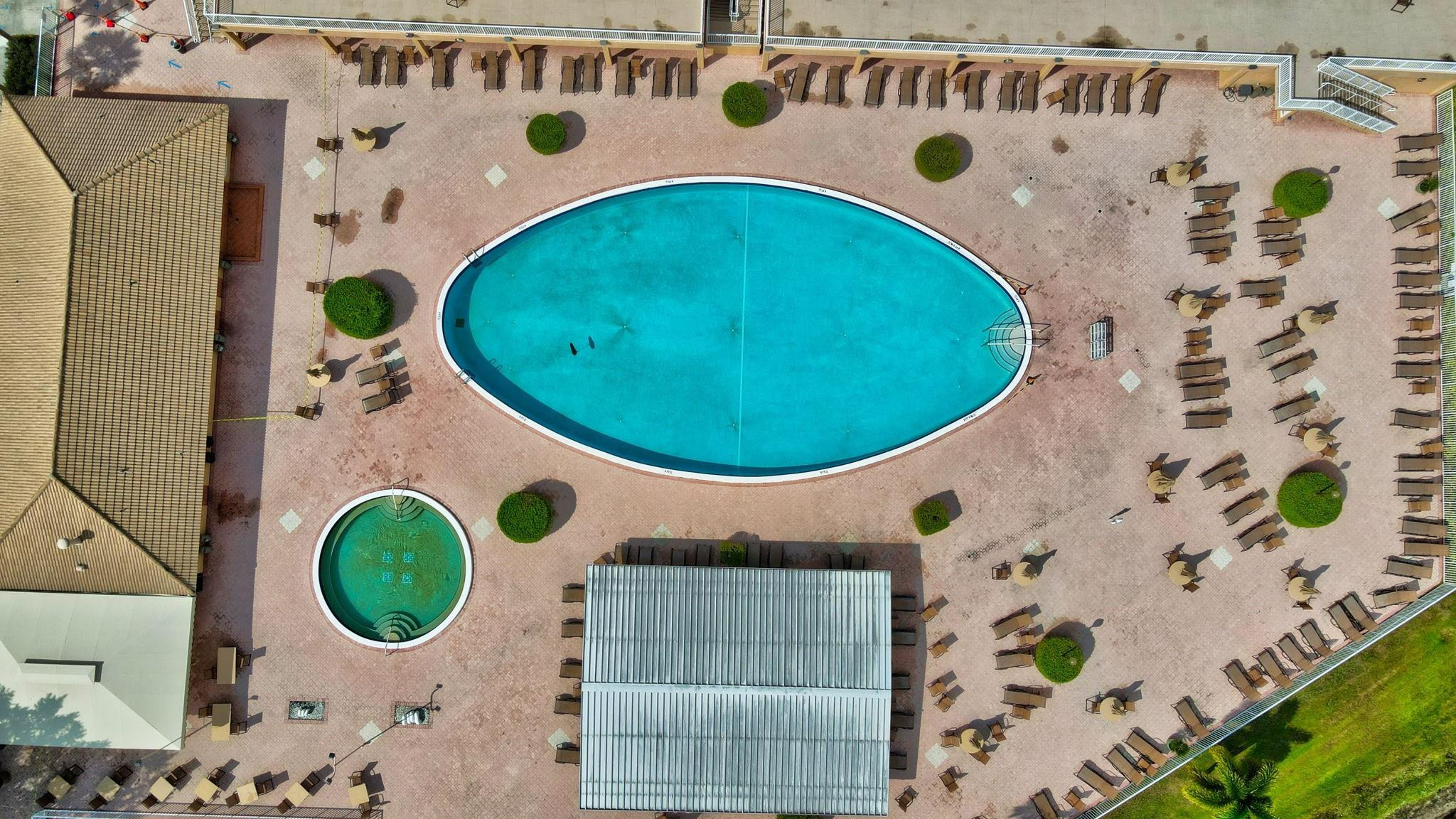 15401 Pembridge Ave 13