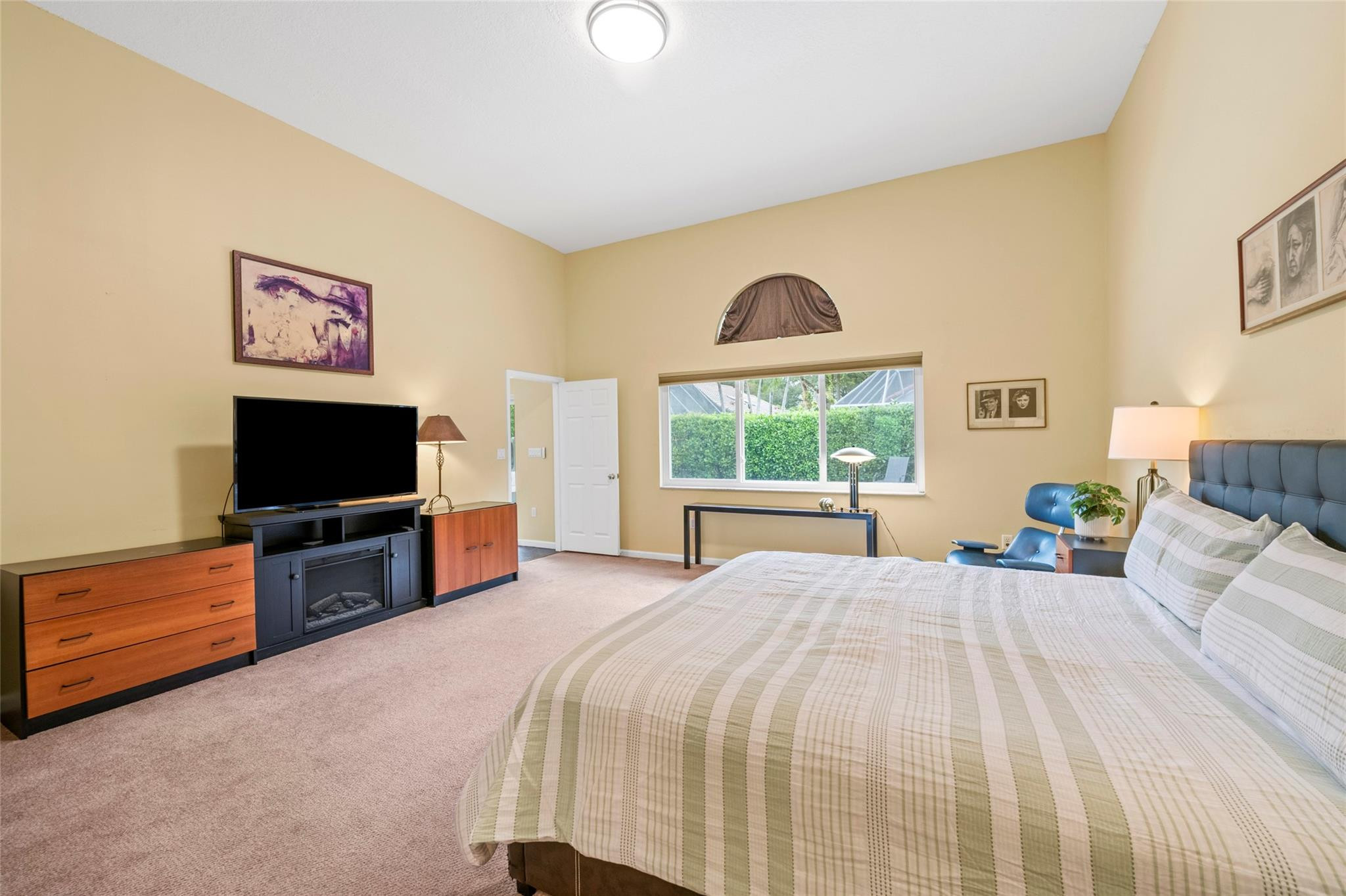 608 Misty Oaks Ln