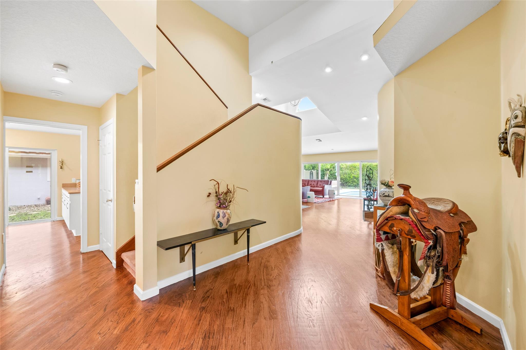 608 Misty Oaks Ln