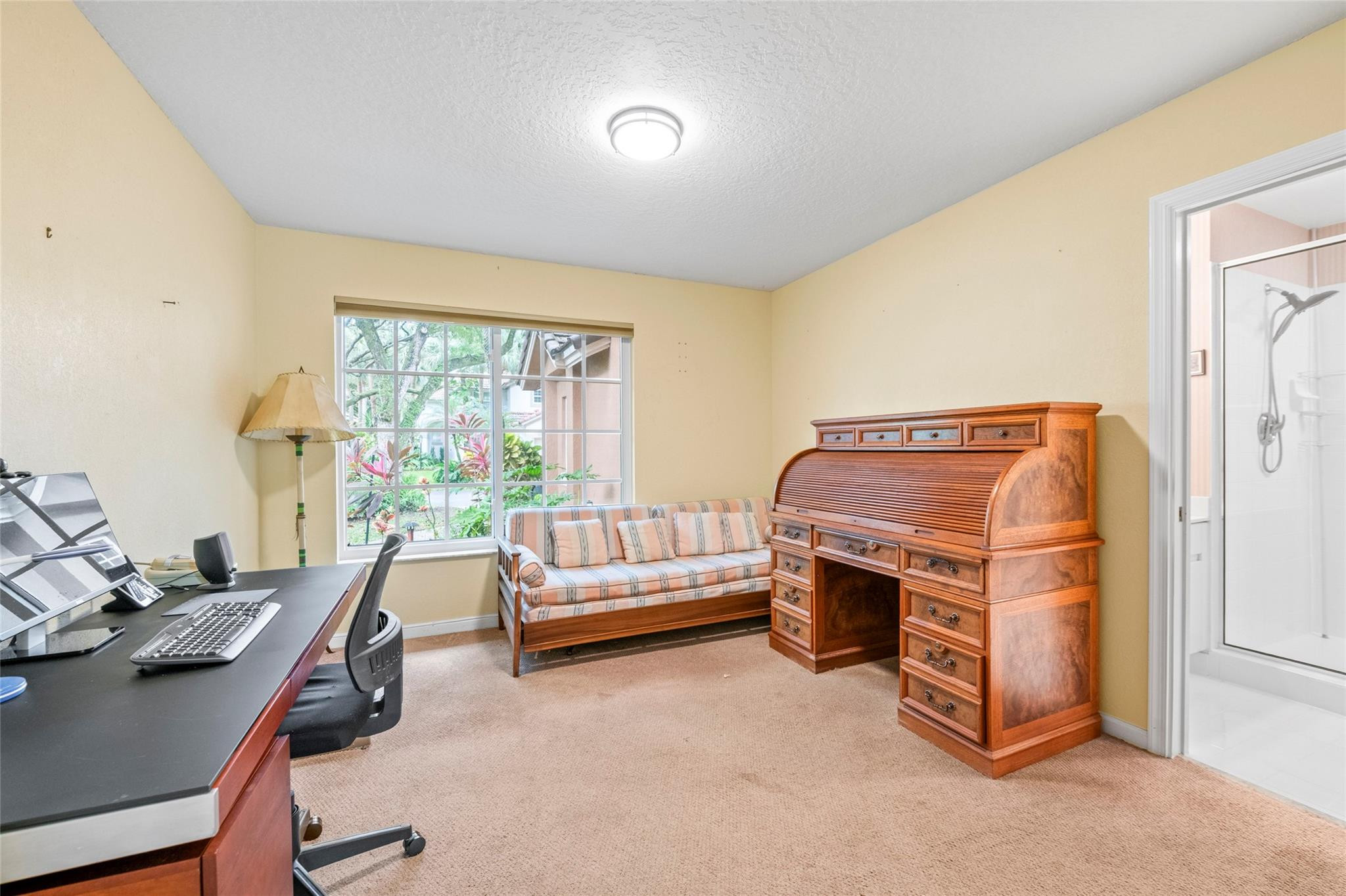608 Misty Oaks Ln