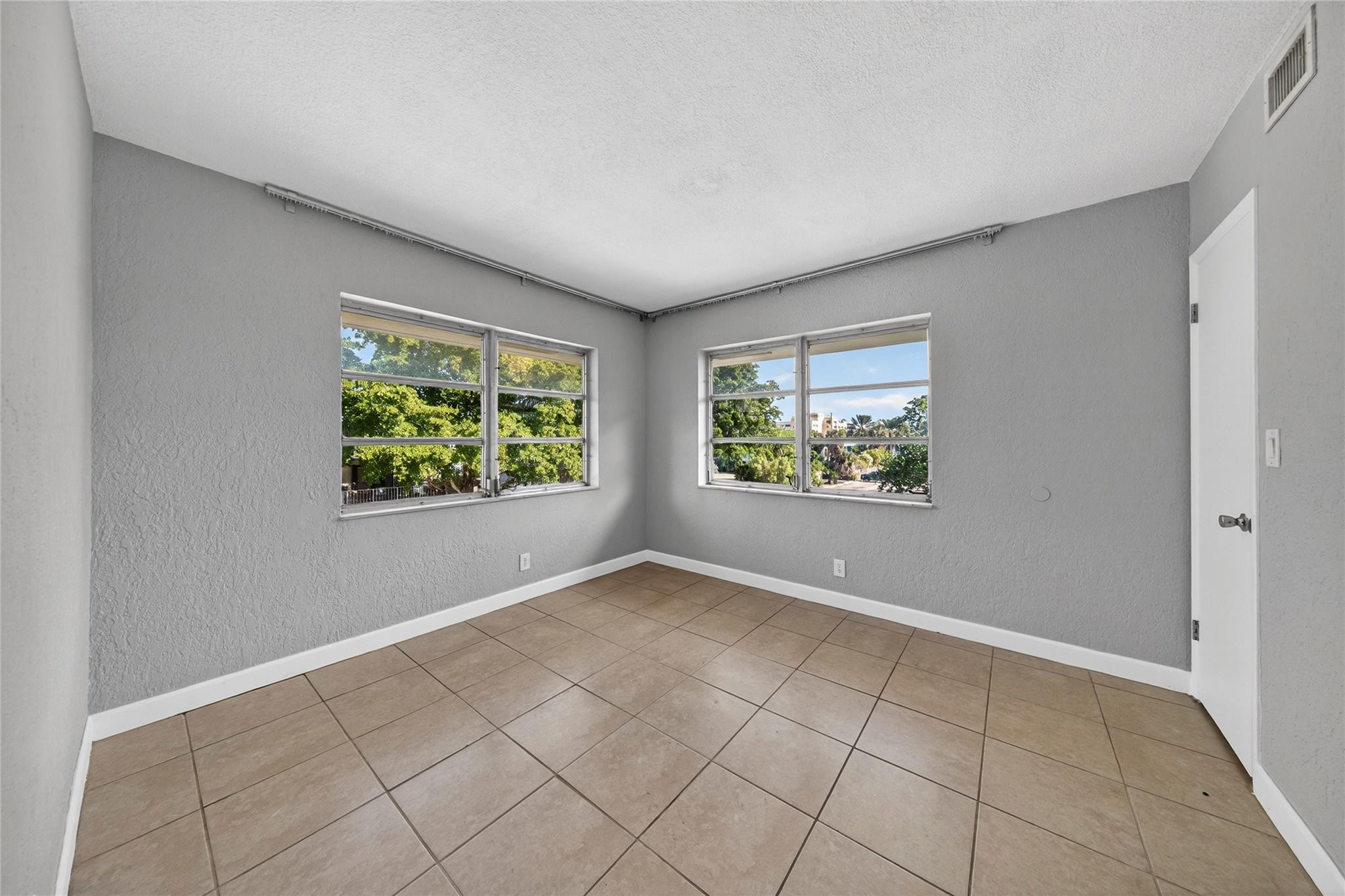 1900 NE 8th Court 308