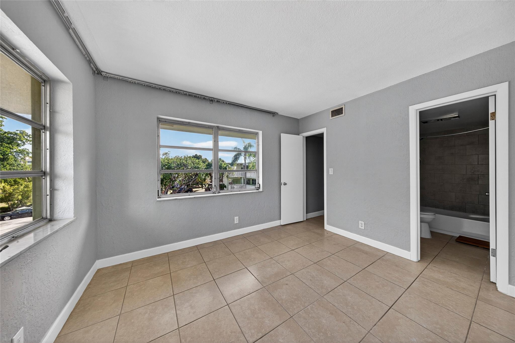 1900 NE 8th Court 308