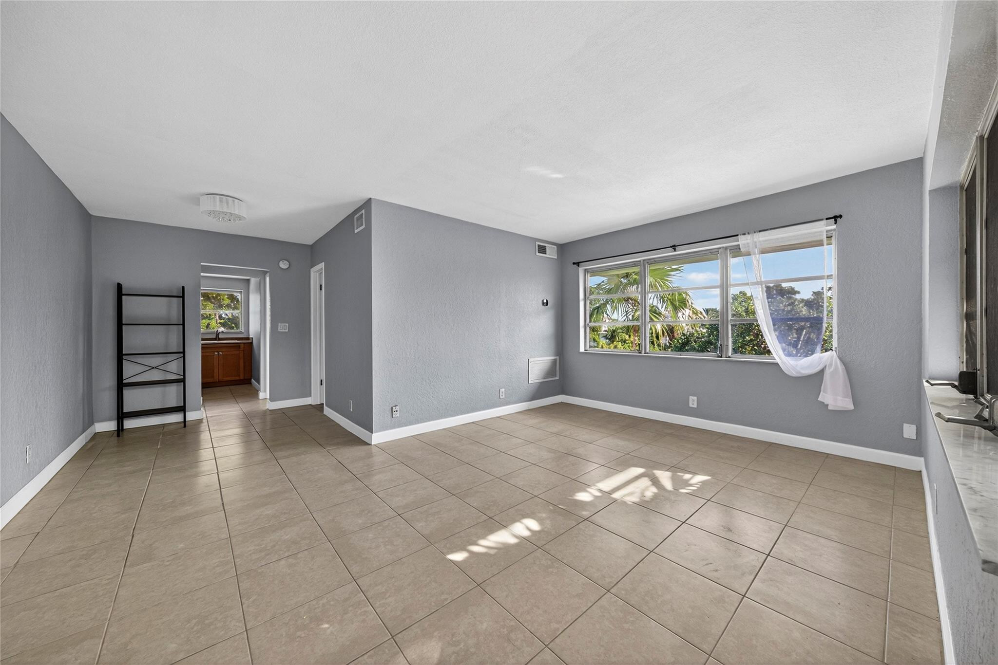 1900 NE 8th Court 308