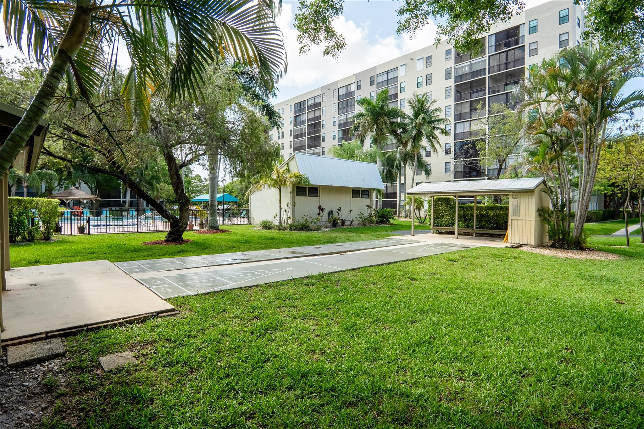 2205 S Cypress Bend Drive 501