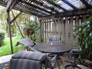 1217 NE 4 Street A-B