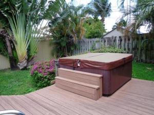 1217 NE 4 Street A-B