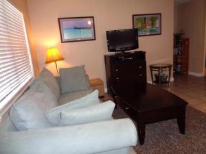 1217 NE 4 Street A-B