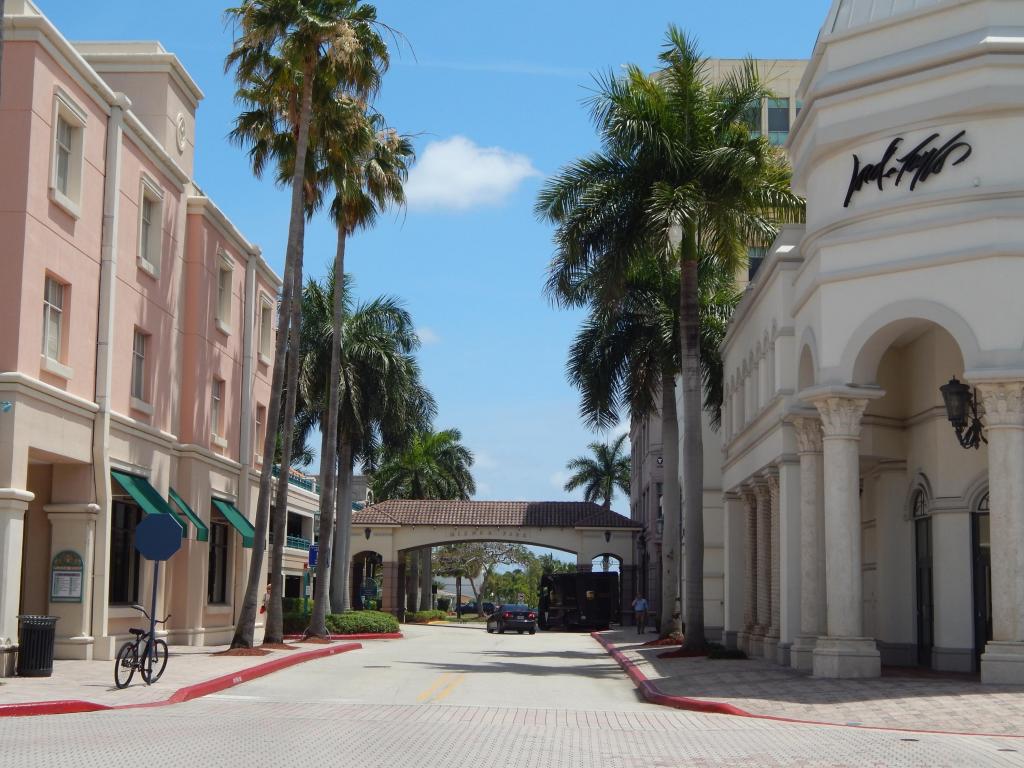 234 NE Wavecrest Way