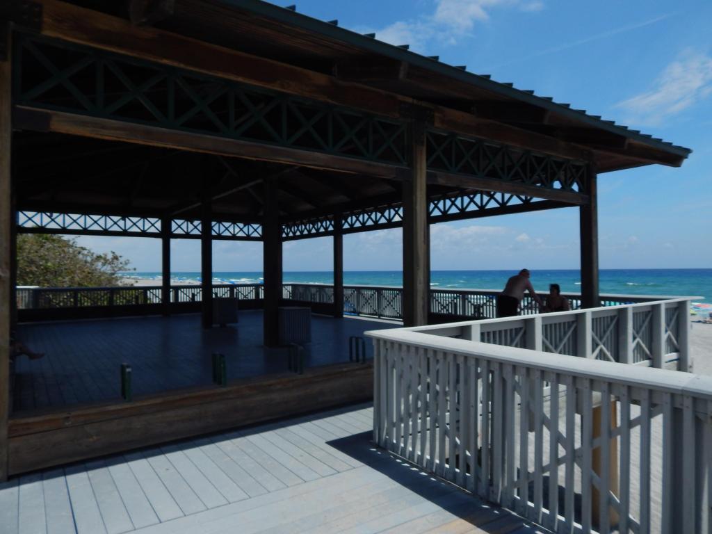 234 NE Wavecrest Way