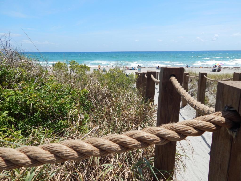 234 NE Wavecrest Way