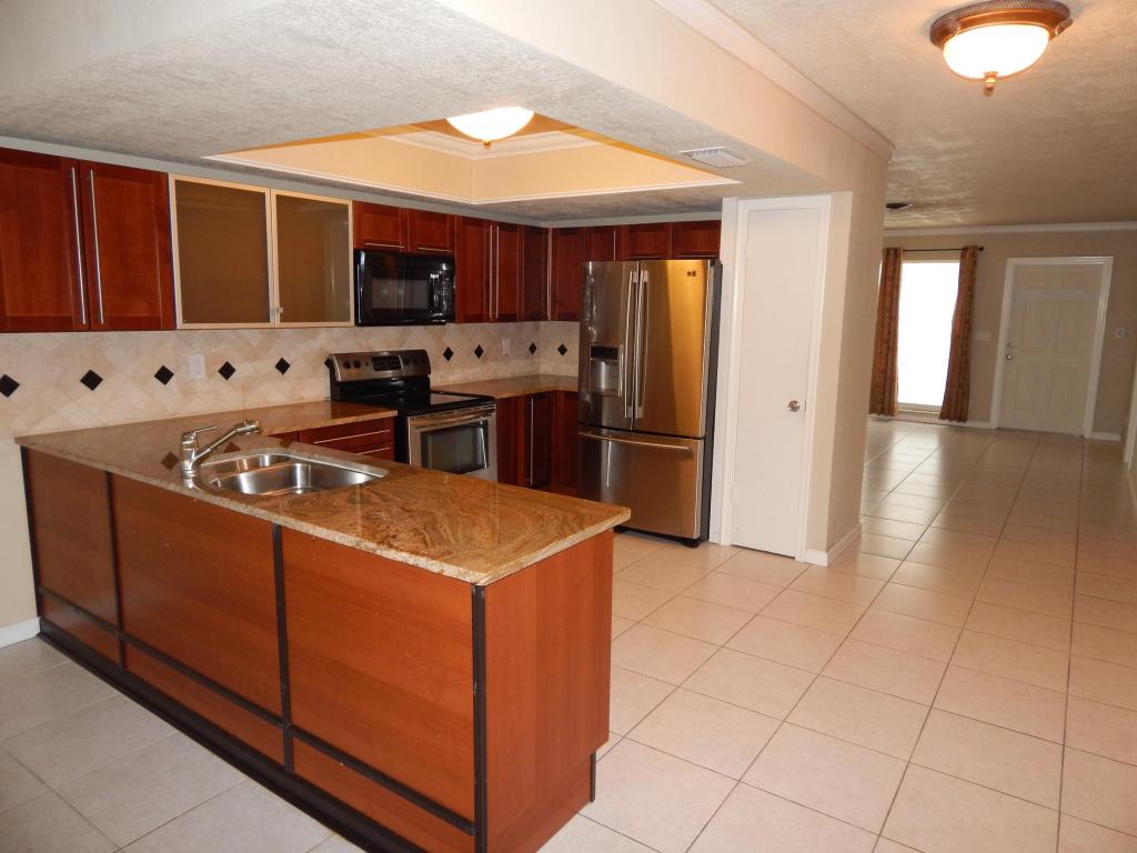 234 NE Wavecrest Way