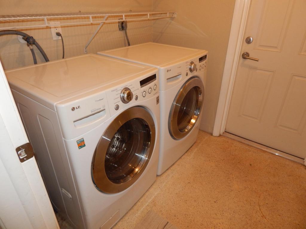 234 NE Wavecrest Way