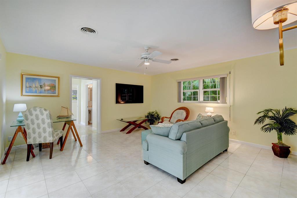1117 Beach Drive
