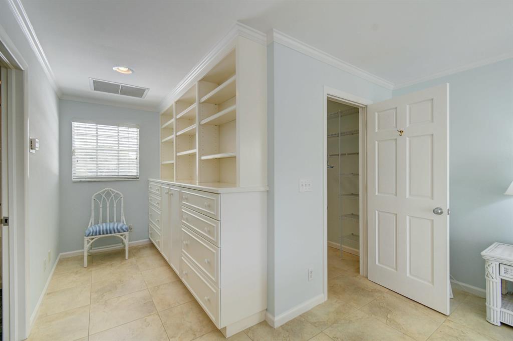 1117 Beach Drive