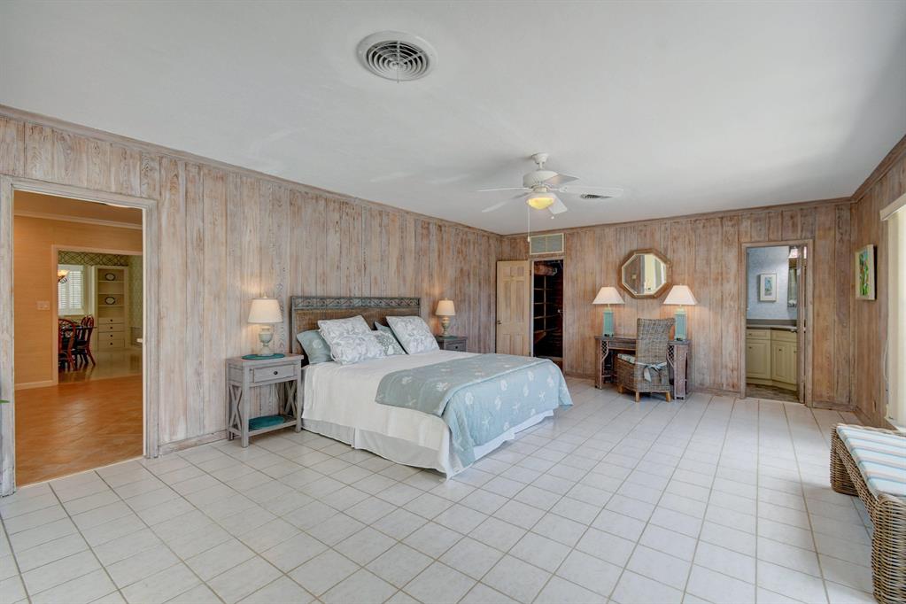 1117 Beach Drive