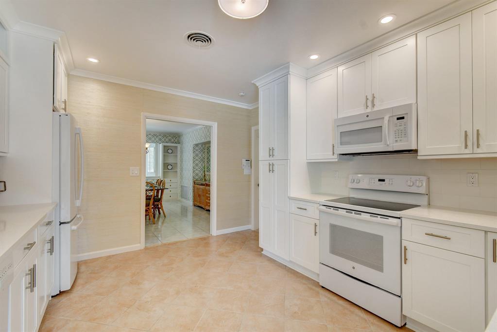 1117 Beach Drive
