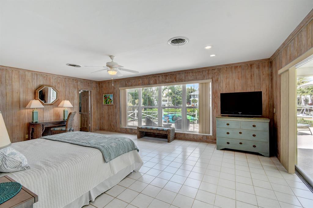 1117 Beach Drive