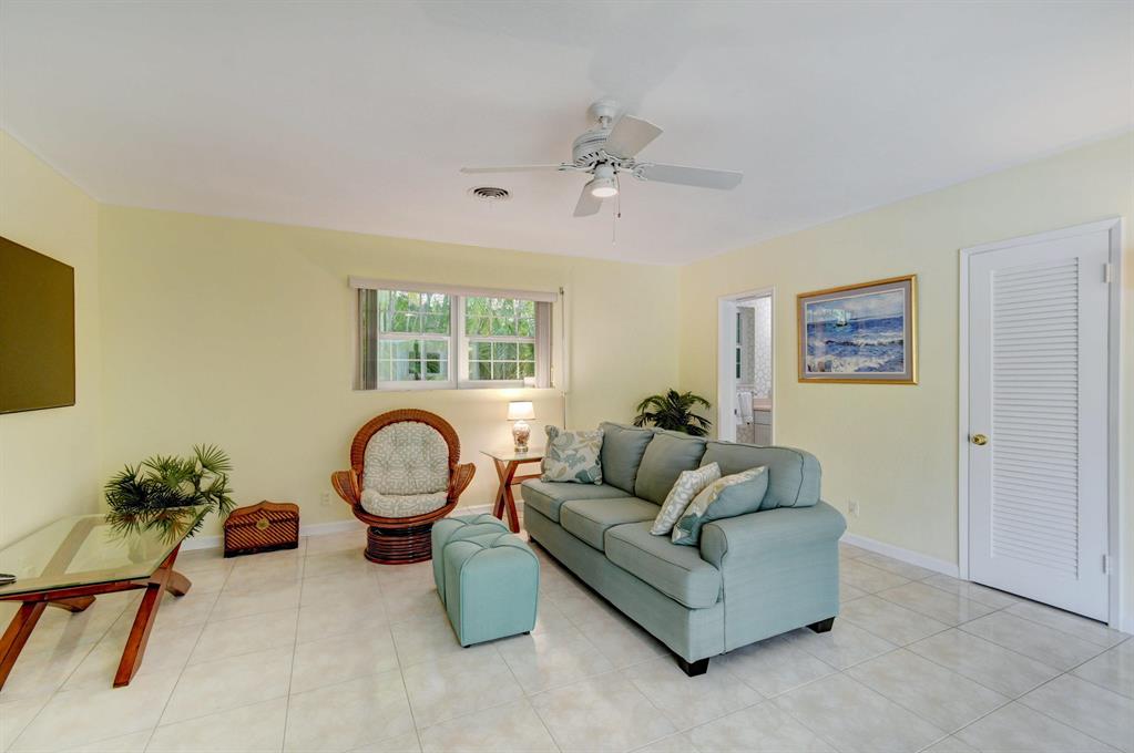 1117 Beach Drive
