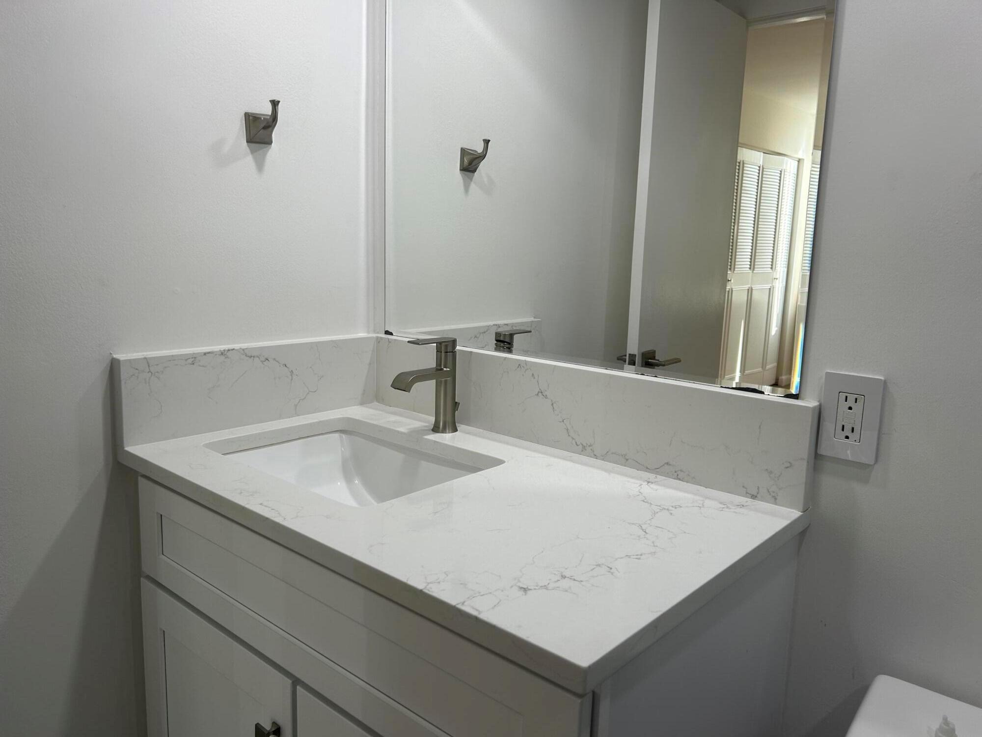 1401 S Federal Highway 215