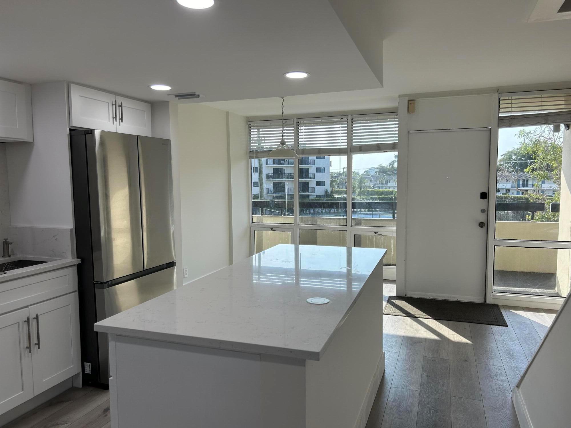 1401 S Federal Highway 215