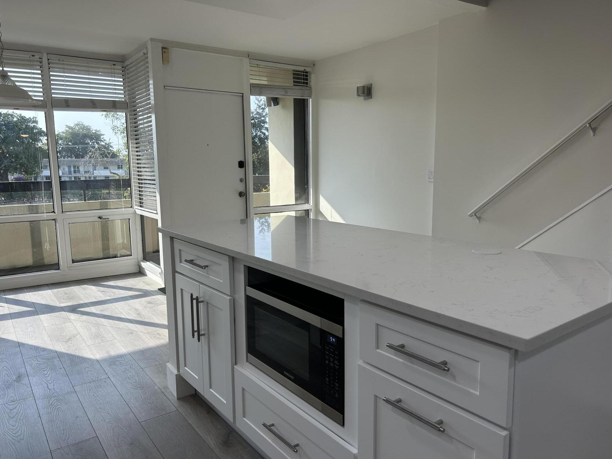 1401 S Federal Highway 215