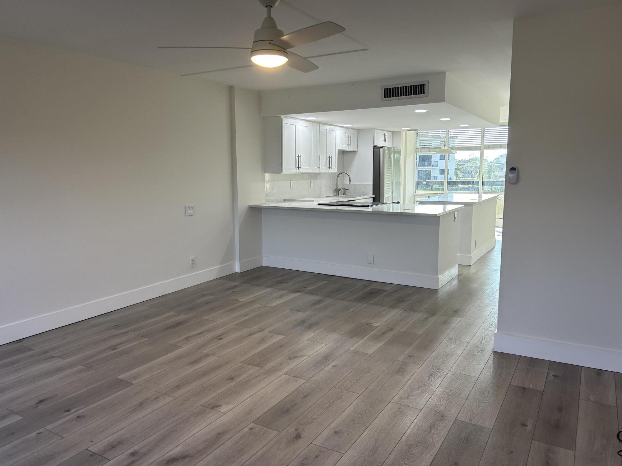 1401 S Federal Highway 215